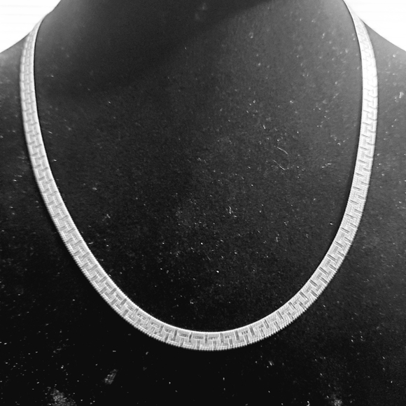 Beautiful Sterling Silver Double-Sided Herringbone Necklace - Picture 1 of 5